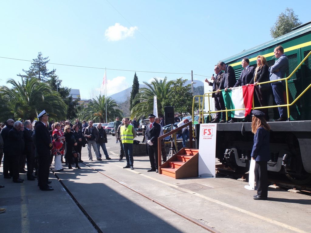 La Spezia Migliarina, sabato 19 marzo 2016: treno speciale storico, pubblico, autorità...